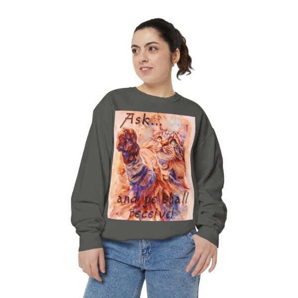Sweatshirt Unisex Inspirational-With our "Ask ...and ye shall receive" Matt 7:7 featuring a Maine Coon Cat asking for a Treat! Jumper, Pullover - Image 10