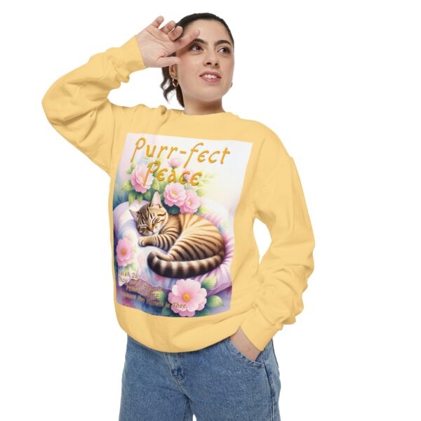 Sweatshirt Unisex with "Purr-fect Peace" with a cat in blissful sleep and the verse Isaiah 26:3!  Christian Apparel, Faith-Based Comfort, Jumper, Gift for Believers - Image 8