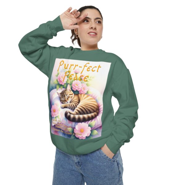 Sweatshirt Unisex with "Purr-fect Peace" with a cat in blissful sleep and the verse Isaiah 26:3!  Christian Apparel, Faith-Based Comfort, Jumper, Gift for Believers - Image 12