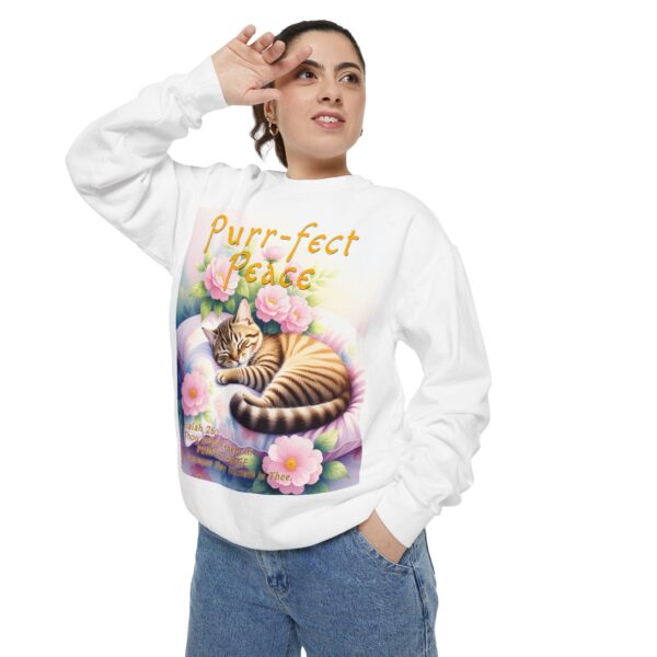 Sweatshirt Unisex with "Purr-fect Peace" with a cat in blissful sleep and the verse Isaiah 26:3!  Christian Apparel, Faith-Based Comfort, Jumper, Gift for Believers - Image 4