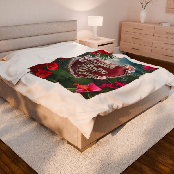 Our Beautiful "Faith Hope Love" 'Solid Red Heart' Design Velveteen Plush Throw Blanket, Cozy Gift for Anniversary, Home Decor Bedding - Image 8