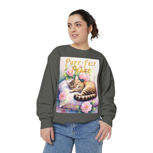 Sweatshirt Unisex with "Purr-fect Peace" with a cat in blissful sleep and the verse Isaiah 26:3!  Christian Apparel, Faith-Based Comfort, Jumper, Gift for Believers - Image 10